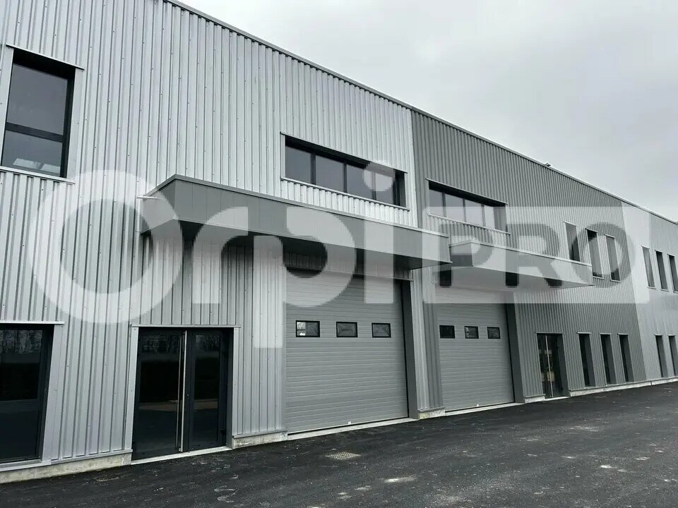 Flex in Bourgoin-Jallieu for lease Building Photo- Image 1 of 8