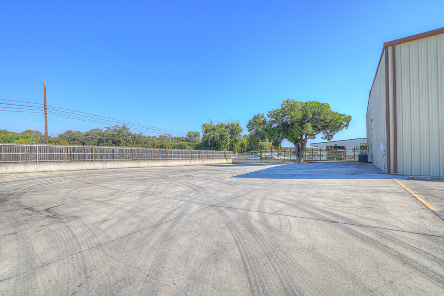 3526 Loop 337 Ste. 100 loop, New Braunfels, TX for lease - Building Photo - Image 2 of 24