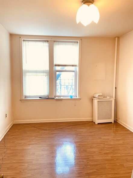 10620 50th Ave, Corona, NY for sale - Interior Photo - Image 2 of 5