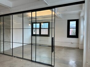 810 E 3rd St, Los Angeles, CA for lease Interior Photo- Image 2 of 9