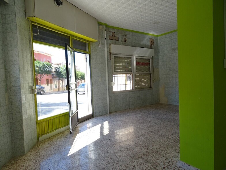 Retail in Aspe for lease - Building Photo - Image 3 of 8