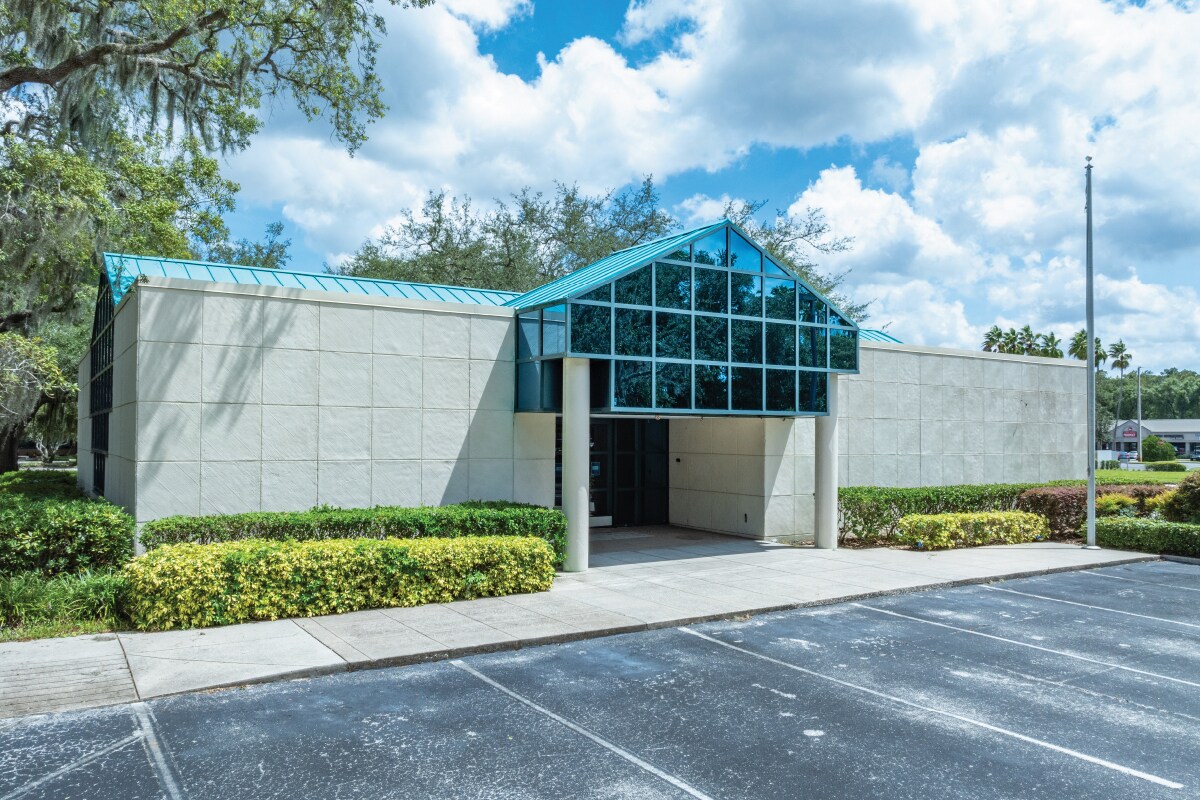 15302 Amberly Dr, Tampa, FL for lease Building Photo- Image 1 of 6