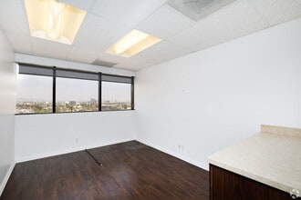 1125 S Beverly Dr, Los Angeles, CA for lease Interior Photo- Image 1 of 5