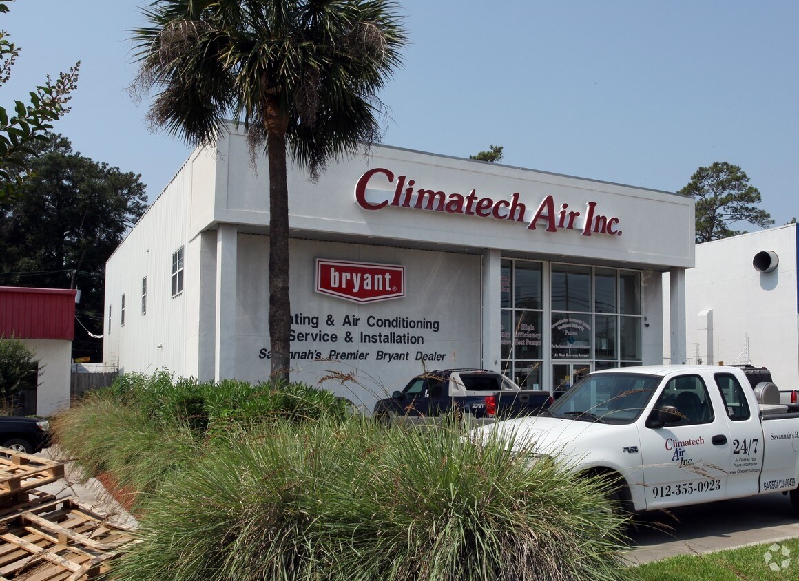 121 Derenne Ave, Savannah, GA 31405