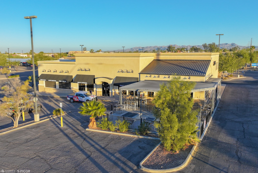 7625 N La Cholla Blvd, Tucson, AZ for lease - Building Photo - Image 1 of 11