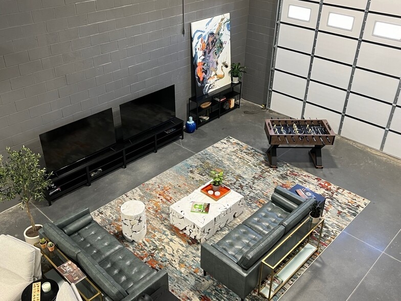 5725 Stables Way, Alpharetta, GA for sale - Interior Photo - Image 2 of 7