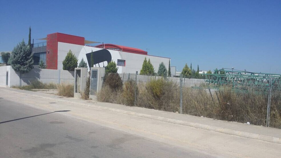 Industrial in València, Valencia for sale - Building Photo - Image 2 of 2