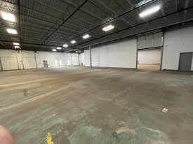 12,000 SF on high traffic corridor - Warehouse