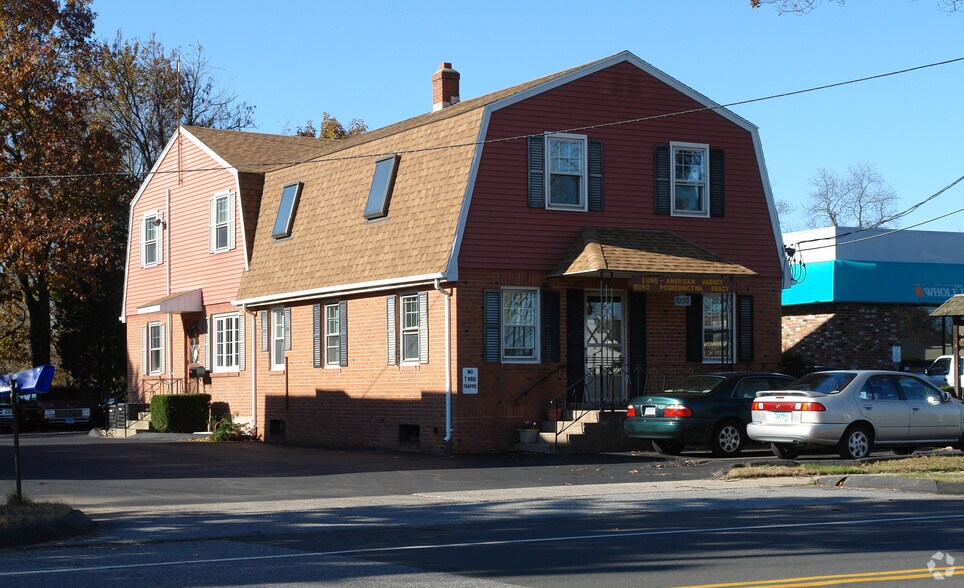 1200 Farmington Ave, Berlin, CT for lease - Primary Photo - Image 1 of 2