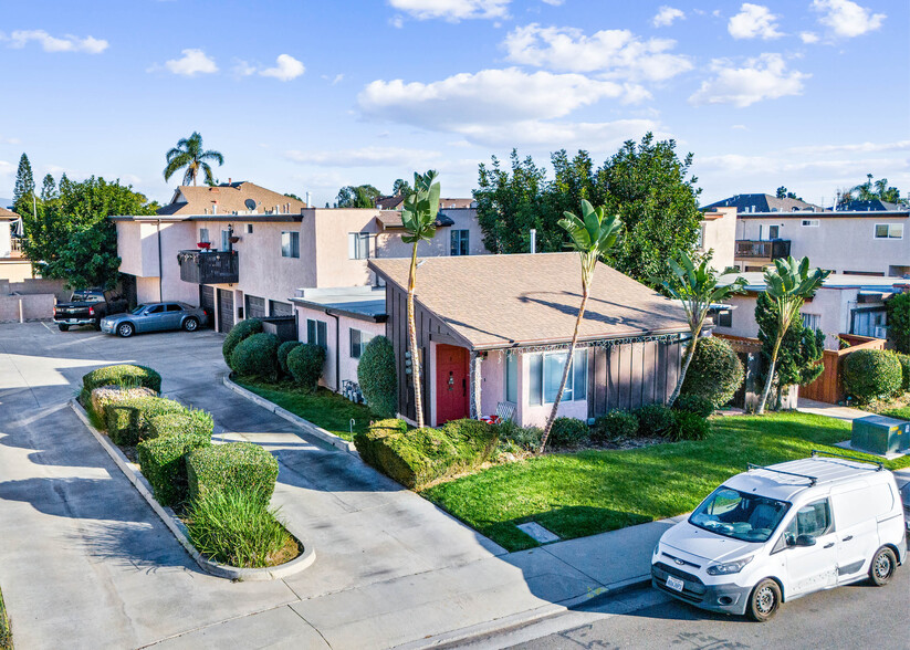 18652 Libra Cir, Huntington Beach, CA for sale - Primary Photo - Image 1 of 10