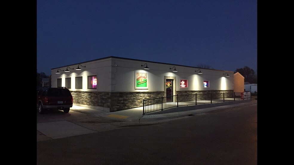 201 E Main St, Hinton, IA for sale - Primary Photo - Image 1 of 1