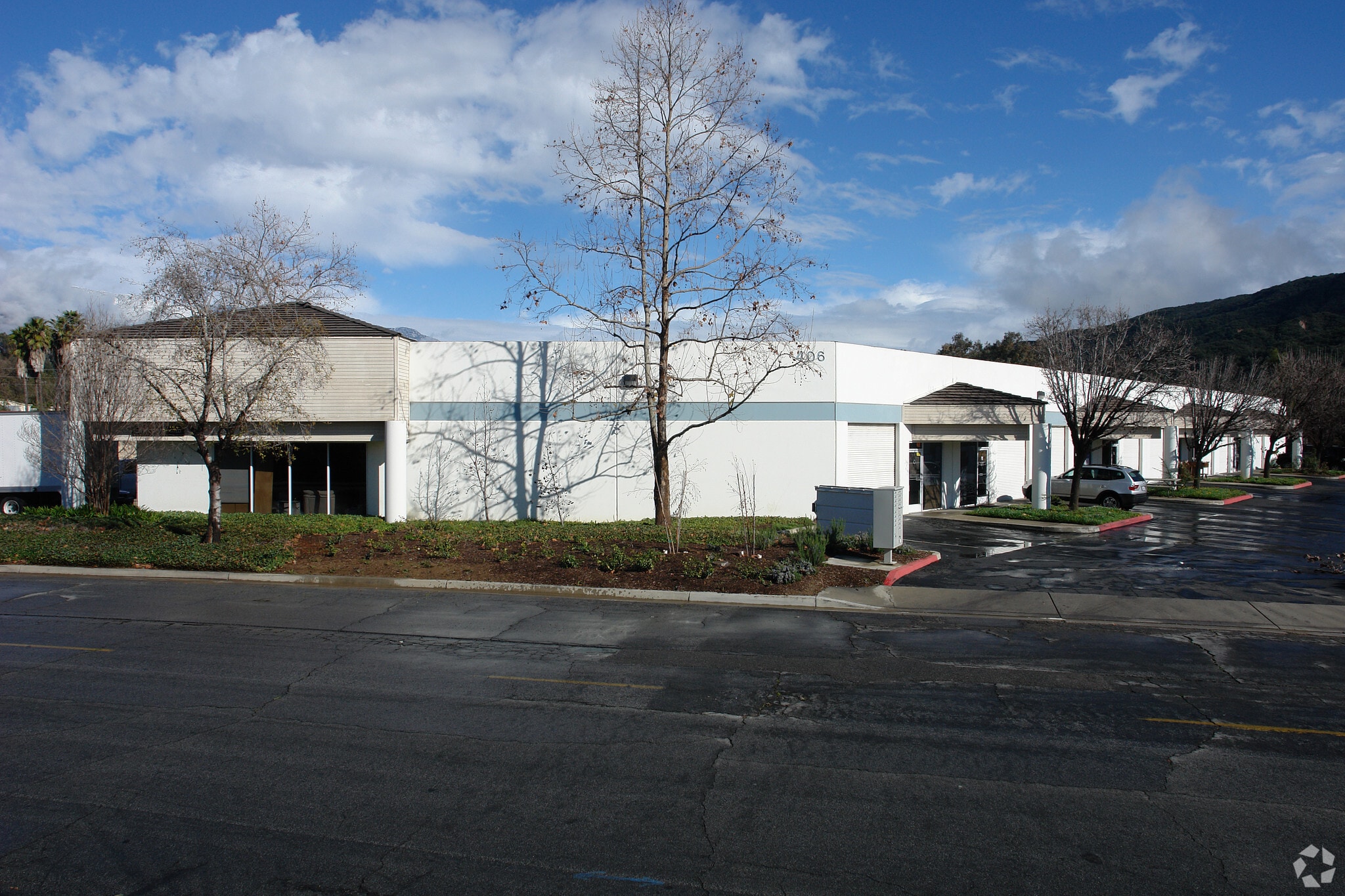 406 Bryant Cir, Ojai, CA for sale Primary Photo- Image 1 of 1