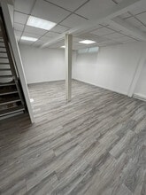 7 Rue Des Messageries, Paris for lease Interior Photo- Image 1 of 4