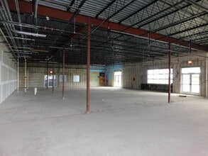 4700 Dixie Hwy NE, Palm Bay, FL for lease Interior Photo- Image 2 of 6
