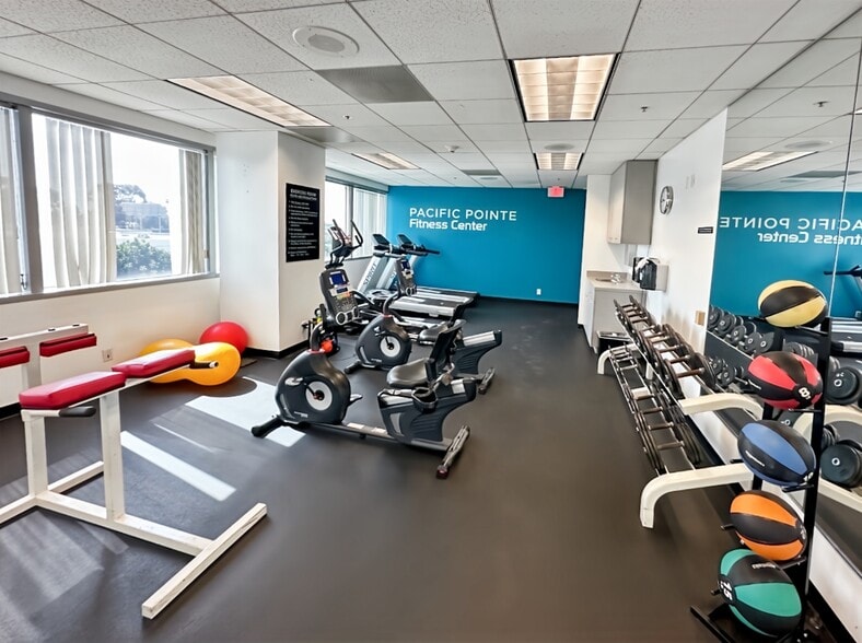 879 W 190th St, Gardena, CA for lease - Interior Photo - Image 3 of 15