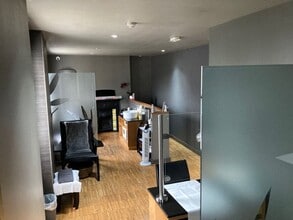 10 Anyards Rd, Cobham for lease Interior Photo- Image 2 of 7