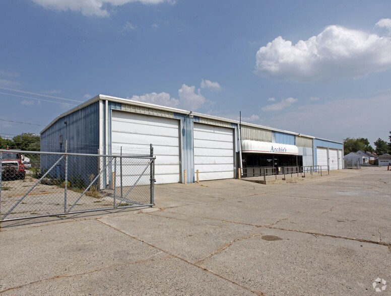 3416 W Pierson Rd, Flint, MI 48504