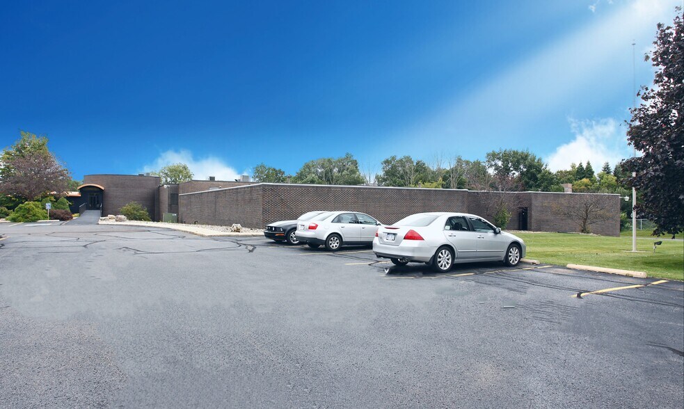 2701 N Dettman Rd, Jackson, MI 49201