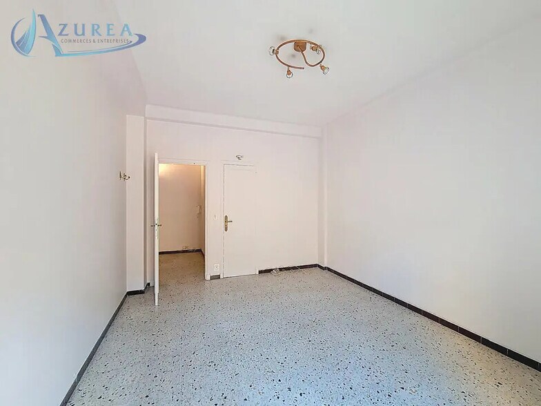 Office in Nice for lease - Interior Photo - Image 3 of 6