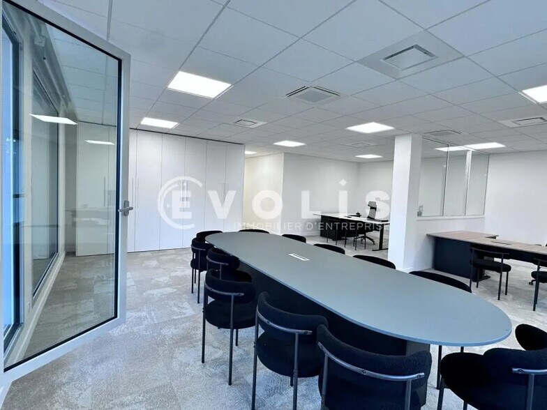 Office in Serris for sale - Building Photo - Image 2 of 23