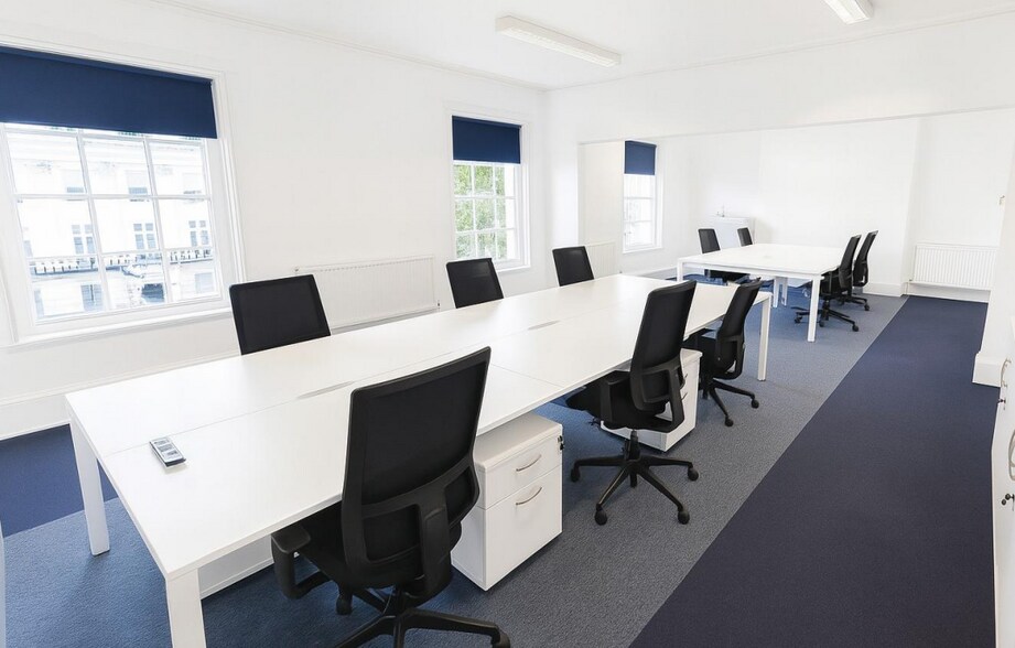 17 Waterloo Pl, Leamington Spa for lease - Interior Photo - Image 3 of 4