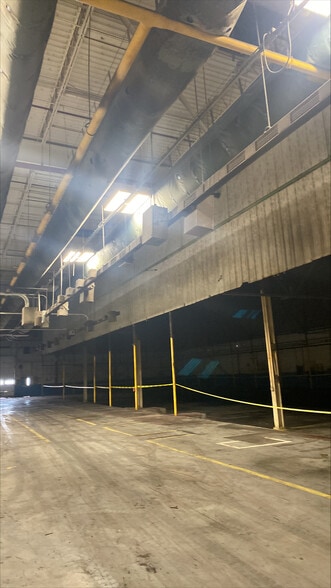 1600 Airport Rd, Shenandoah, IA for lease - Interior Photo - Image 3 of 11