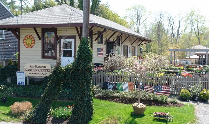 11 Spring St, Sag Harbor, NY for sale - Primary Photo - Image 1 of 1