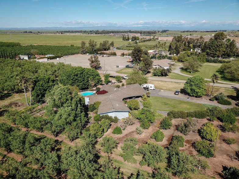 70 E Bellevue Rd, Merced, CA for sale - Building Photo - Image 1 of 1