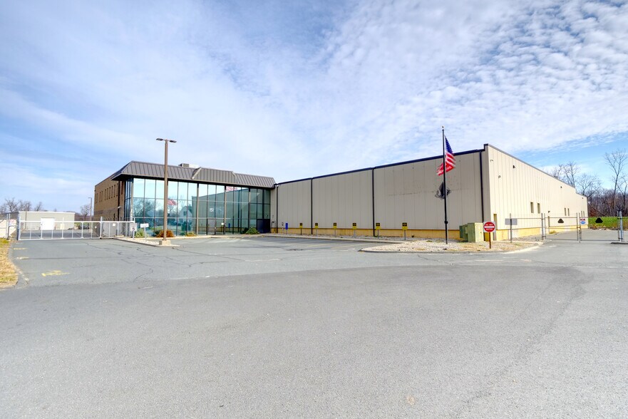 151 Capital Dr, West Springfield, MA 01089