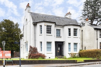 107 Bell St, Reigate for lease Primary Photo- Image 2 of 3