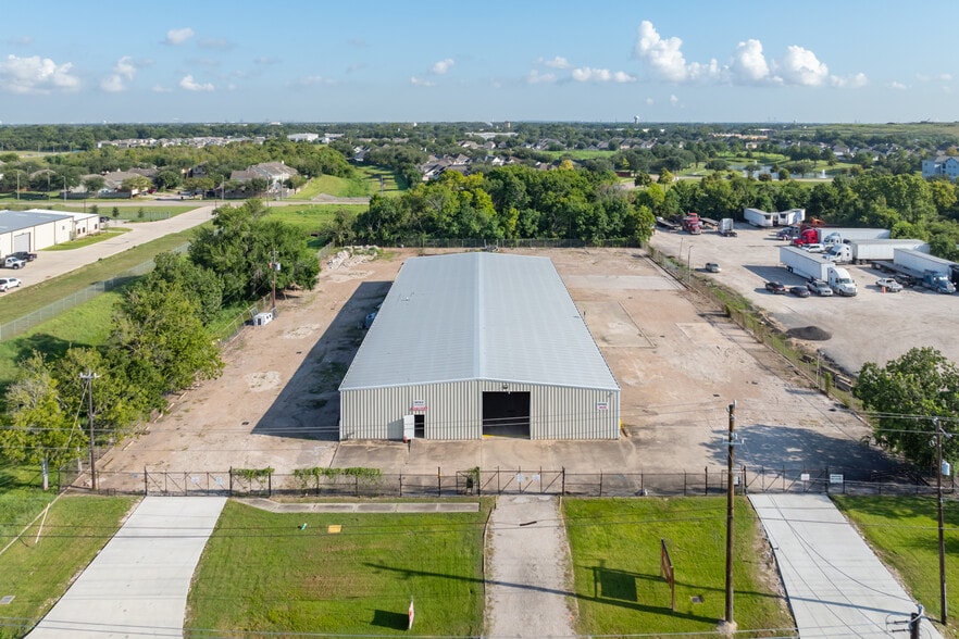 13523 Conklin Ln, Houston TX - Warehouse