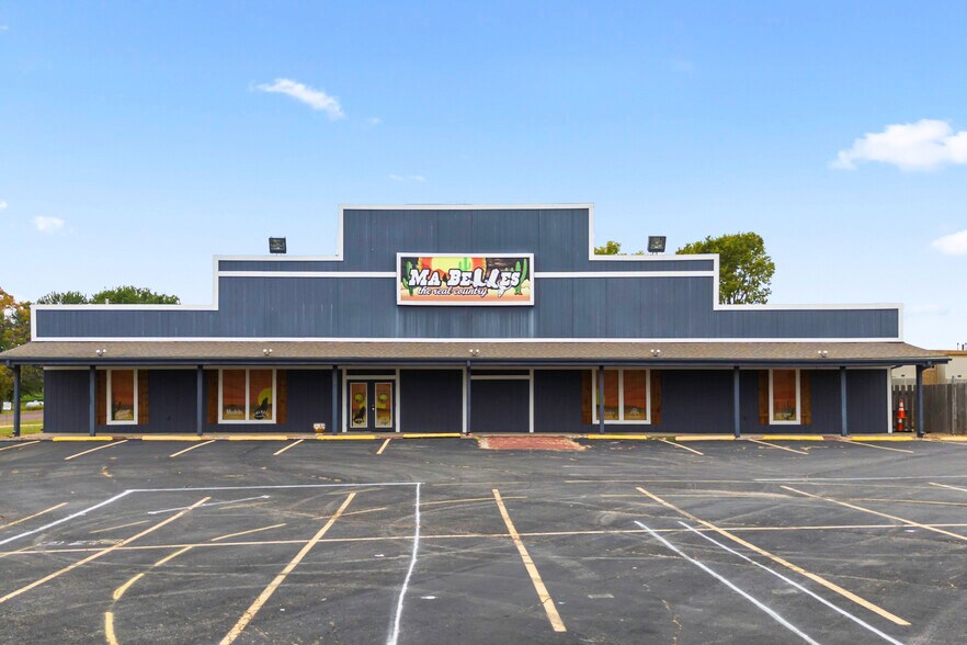 13930 Mitchell Ct, Basehor, KS for sale - Primary Photo - Image 1 of 35