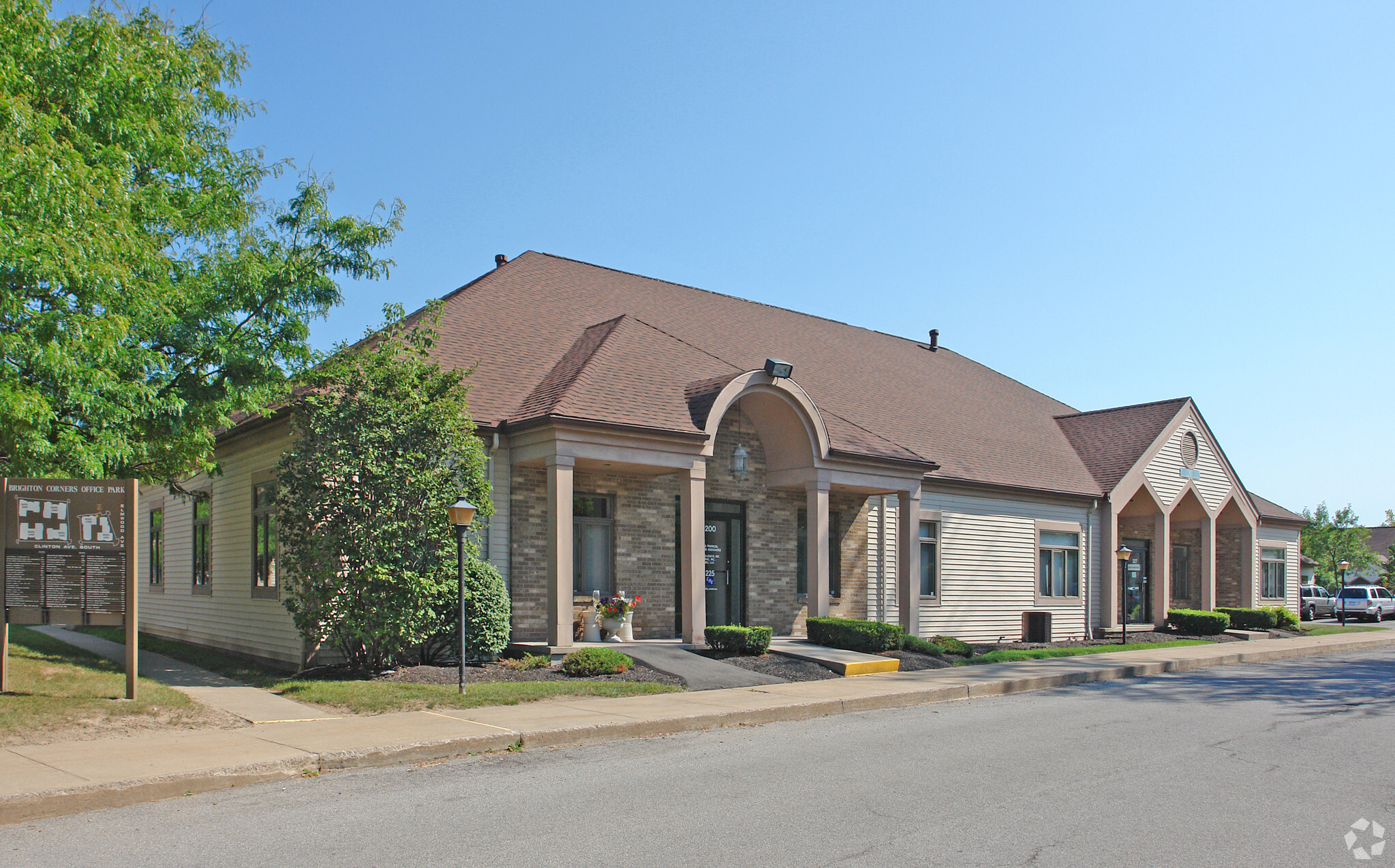 1655 Elmwood Ave, Rochester, NY for lease Primary Photo- Image 1 of 8