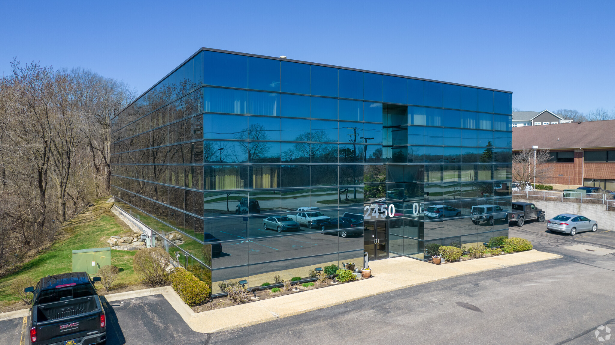 42450 W 12 Mile Rd, Novi, MI 48377 - Americore Office Center | LoopNet