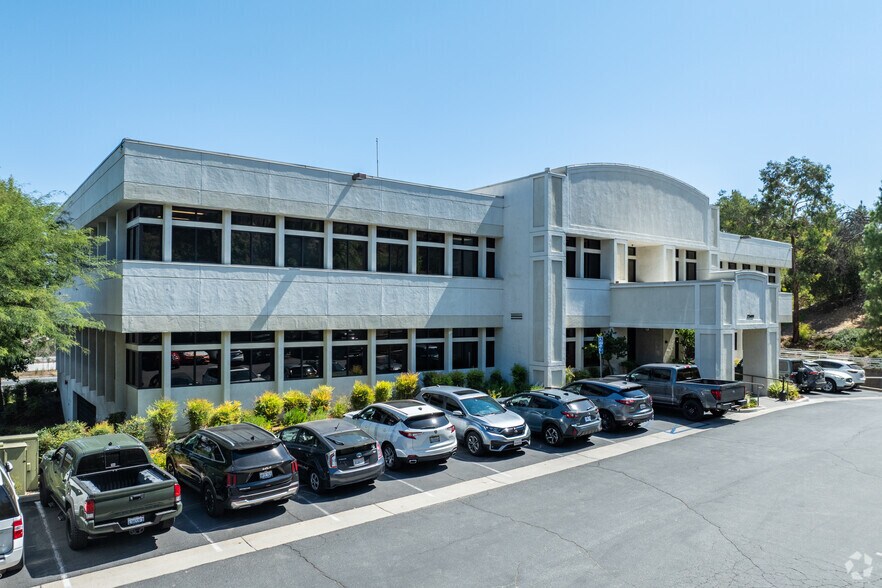 25101 The Old Rd, Stevenson Ranch, CA for sale - Primary Photo - Image 1 of 1