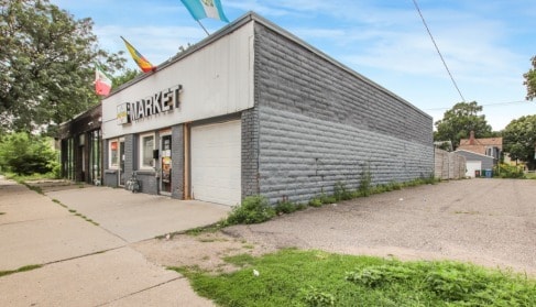 3218-3220 Bloomington Ave, Minneapolis, MN for sale - Building Photo - Image 2 of 7