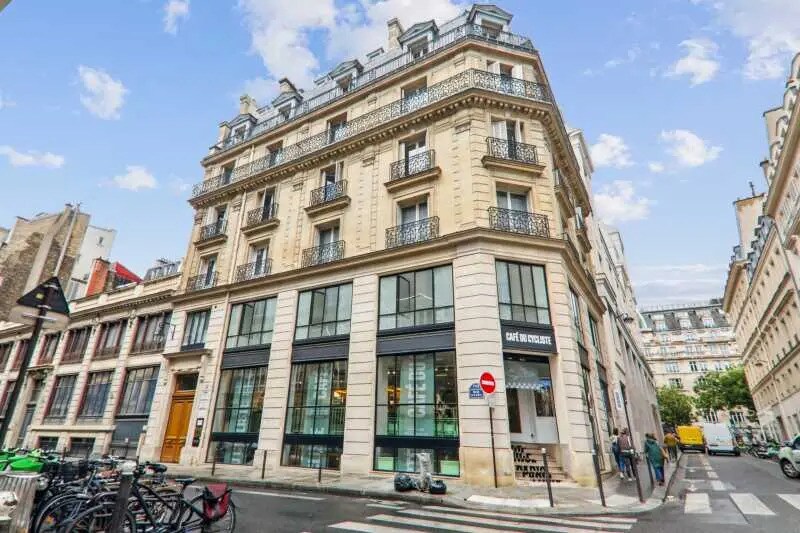 Office in Paris for lease - Building Photo - Image 1 of 11