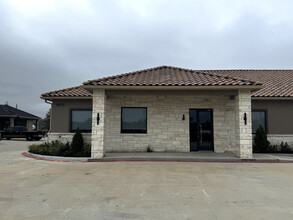 8525 N Sam Houston Pkwy E, Humble, TX for lease Building Photo- Image 1 of 19