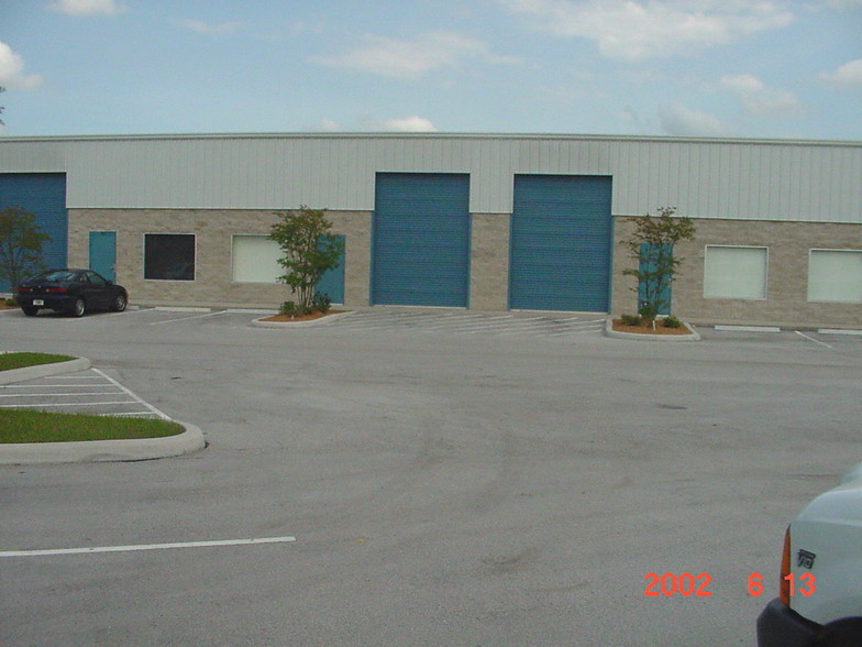 5875 Mining Ter, Jacksonville, FL for lease - Building Photo - Image 2 of 5