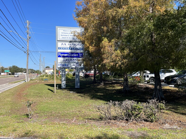 13787 Belcher Rd, Largo, FL for lease - Building Photo - Image 2 of 15