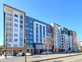 High Traffic Corner – New Construction Retail - Bar