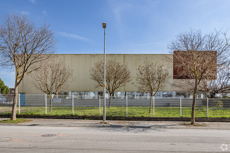 Flex in Aix-en-Provence for lease - Building Photo - Image 3 of 3