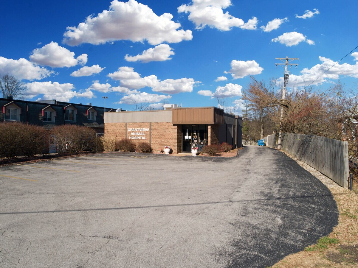 11319 Gravois Rd, Saint Louis, MO 63126