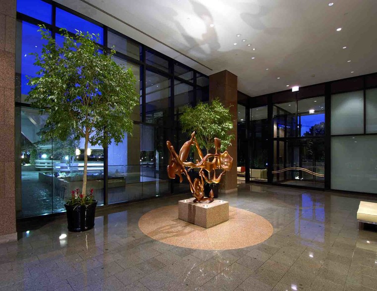 3350 Riverwood Pkwy SE, Atlanta, GA for lease - Lobby - Image 2 of 2