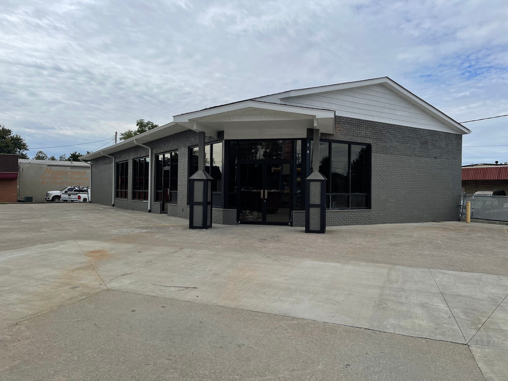 2101 W Parish Ave, Owensboro, KY for sale Building Photo- Image 1 of 1