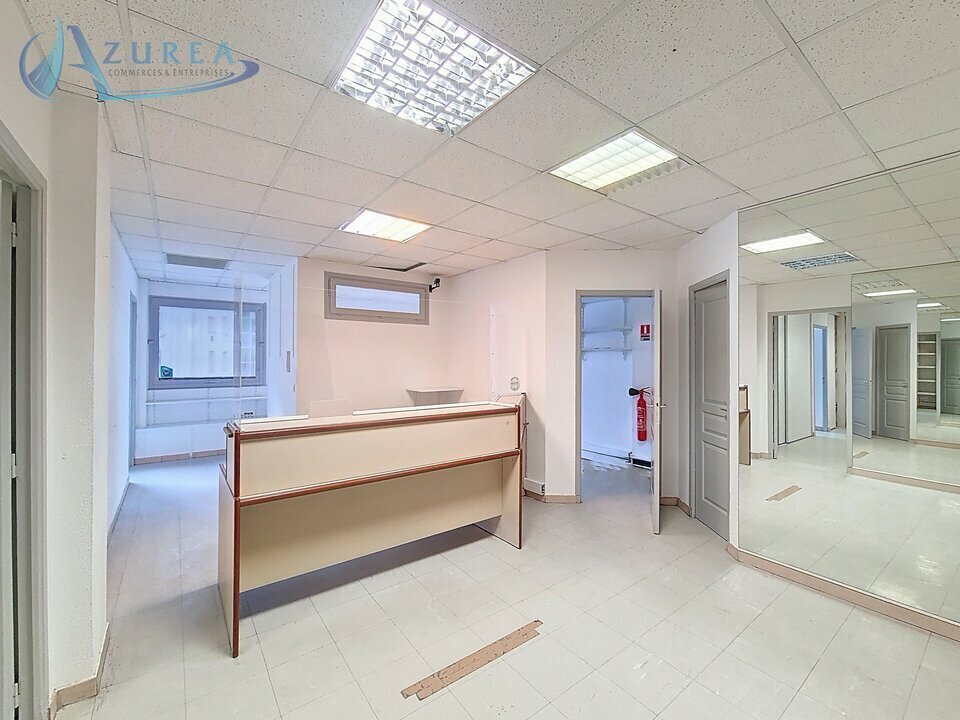 Location Bureaux 36 m² - Photo 1