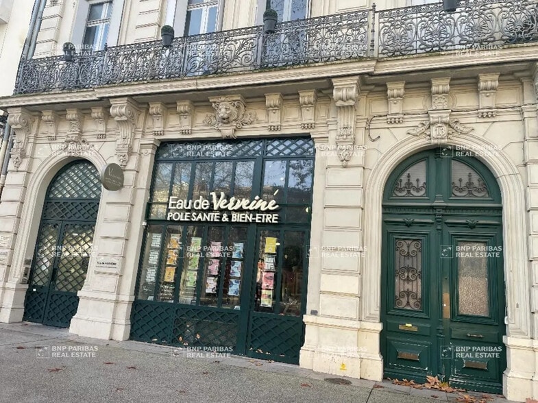 Office in Montpellier for lease - Building Photo - Image 2 of 23