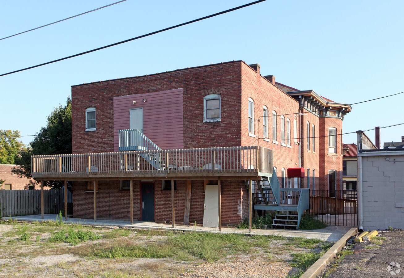 822 Market St, Zanesville, OH 43701