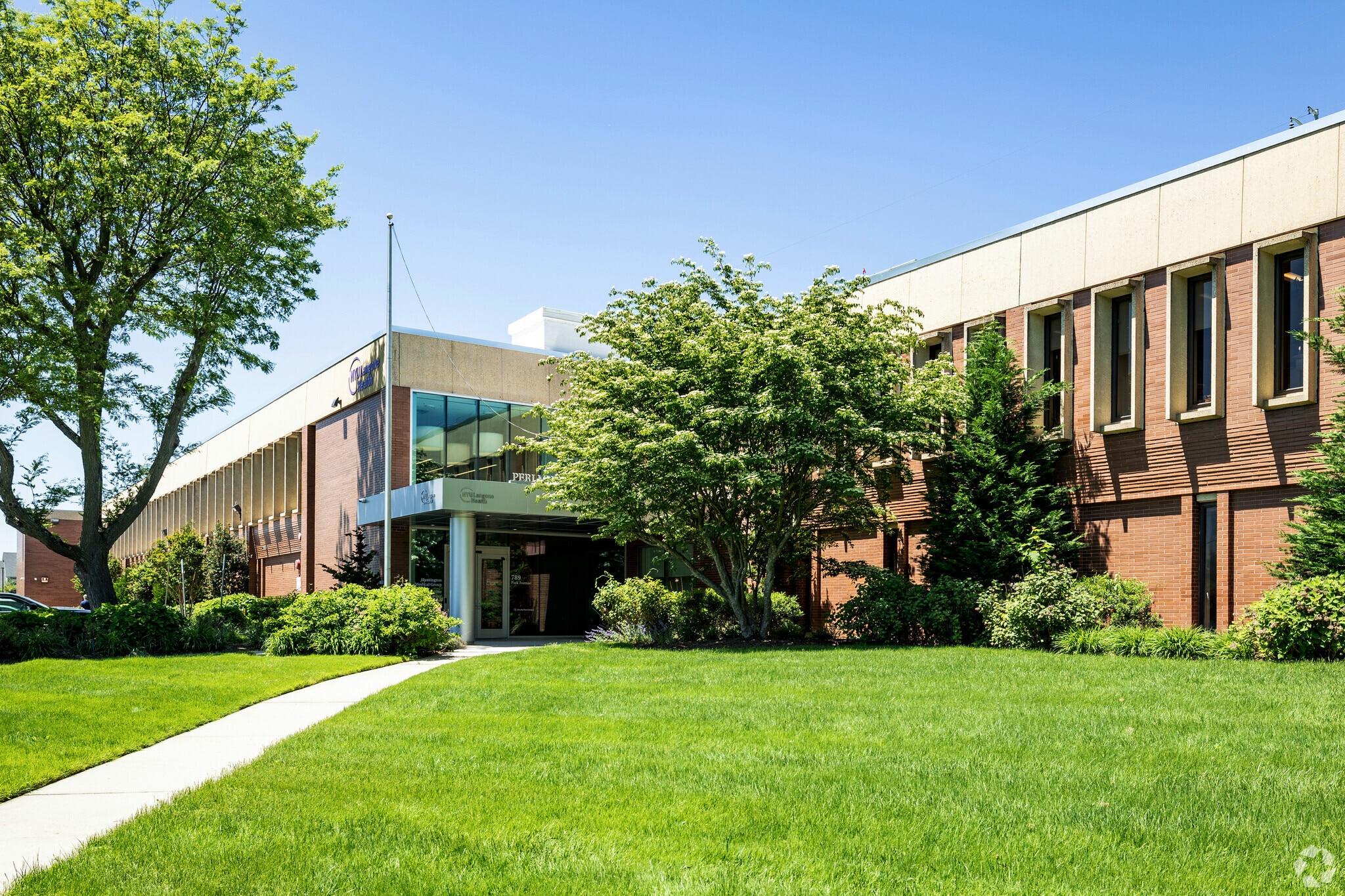 789 Park Ave, Huntington, NY for sale Primary Photo- Image 1 of 1