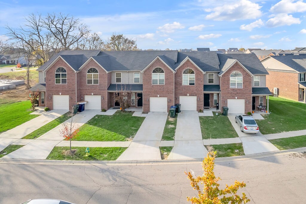 Meadowsweet Ln, Lexington, KY 40511 9 Townhouse Portfolio For Sale